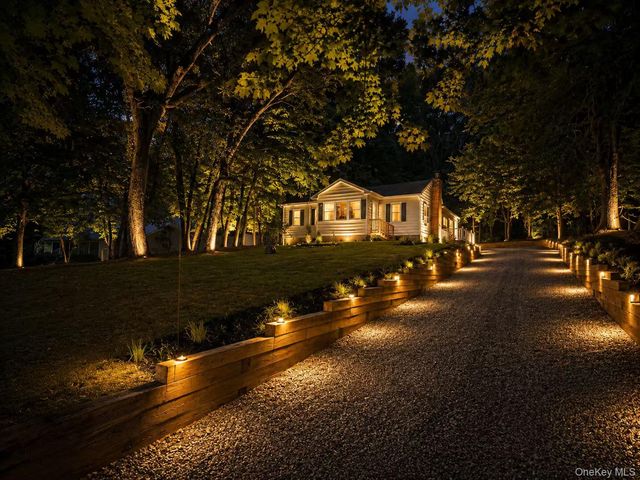 40 Christian Avenue, Setauket, NY 11733