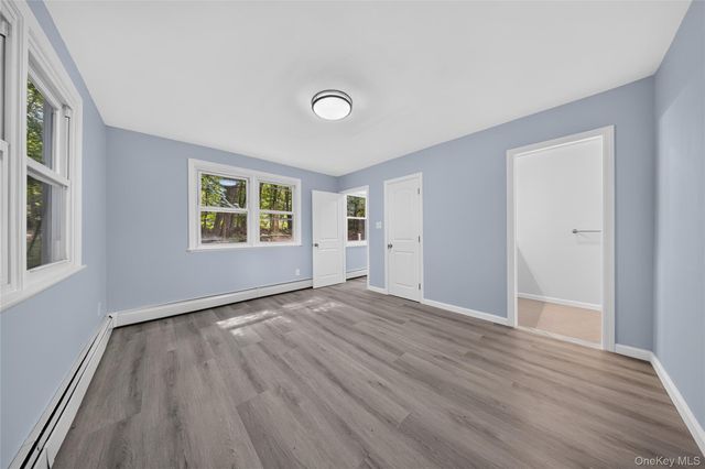 40 Christian Avenue, Setauket, NY 11733