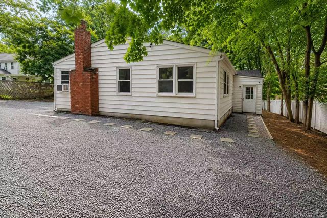 40 Christian Avenue, Setauket, NY 11733
