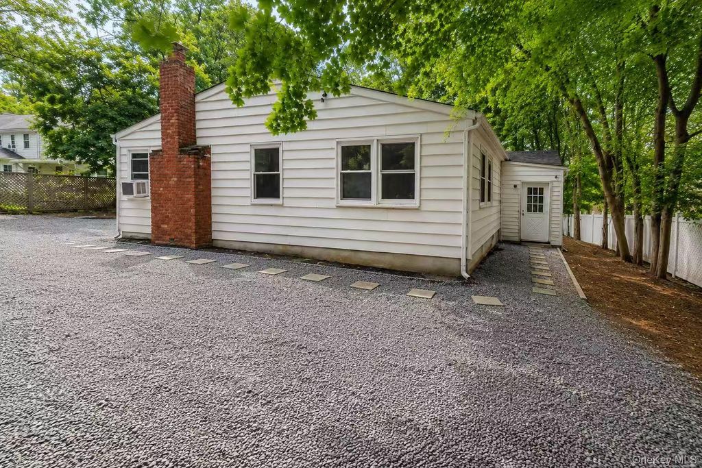 40 Christian Avenue, Setauket, NY 11733 — photo 5