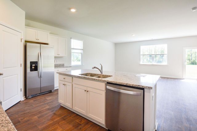 411 Zenith Boulevard, Summerville, SC 29486