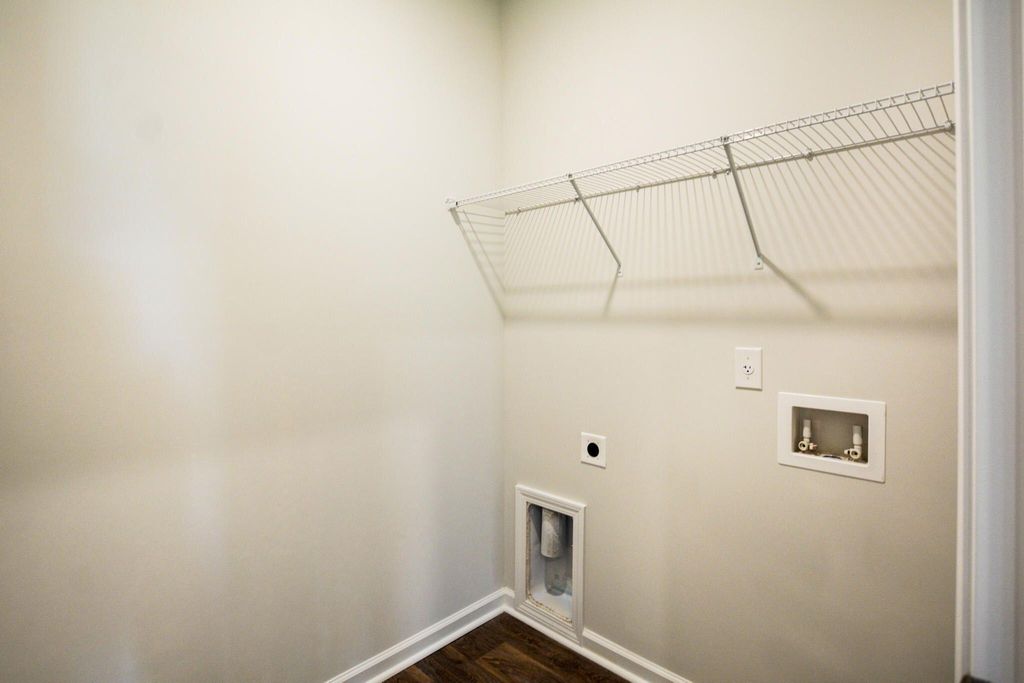 Image 10 of property listing at 411 Zenith Boulevard, Summerville, SC 29486