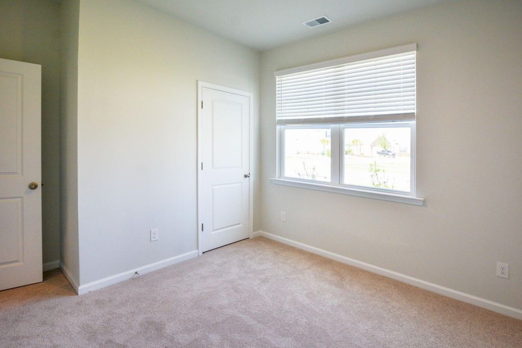 Image 12 of property listing at 411 Zenith Boulevard, Summerville, SC 29486