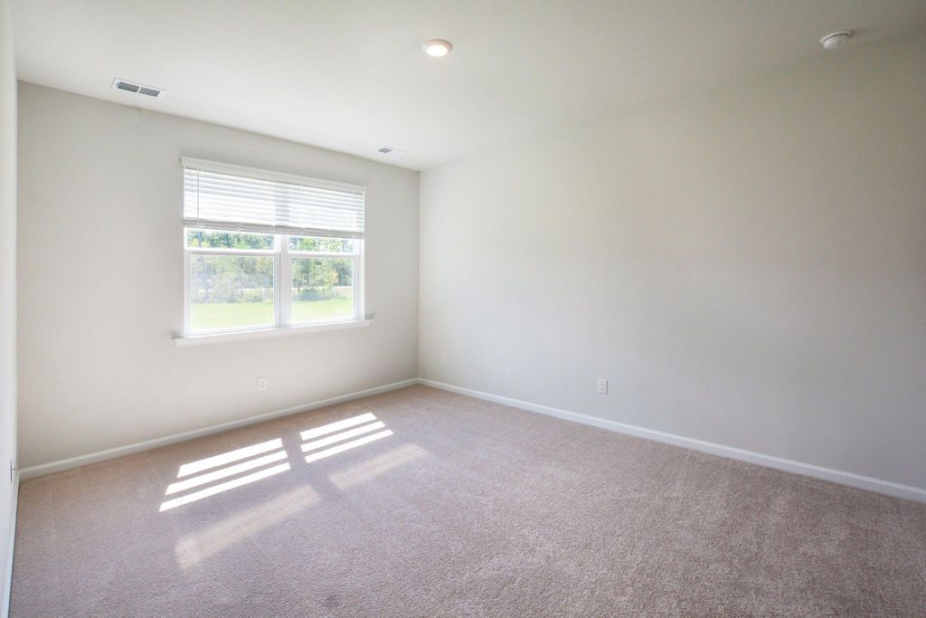 Image 13 of property listing at 411 Zenith Boulevard, Summerville, SC 29486