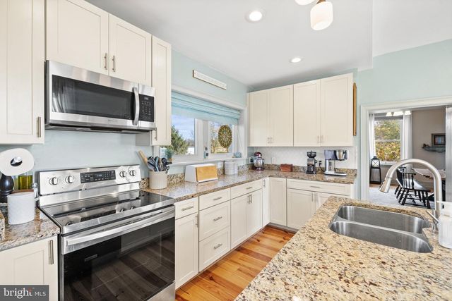 365 VAN CLEVESVILLE ROAD, Kearneysville, WV 25430