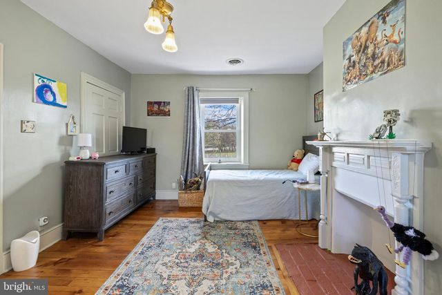 365 VAN CLEVESVILLE ROAD, Kearneysville, WV 25430