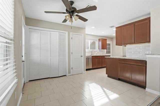 17818 Abaft Court, Crosby, TX 77532