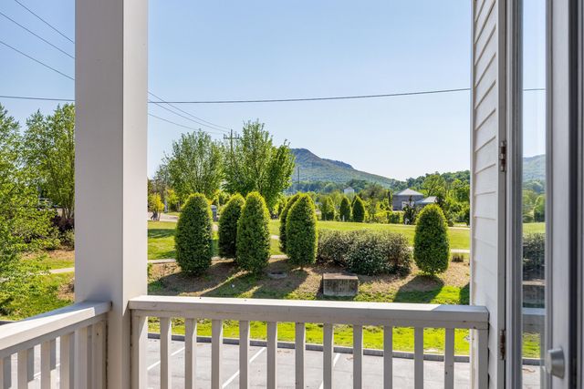691 Mariner Way 72, Chattanooga, TN 37402