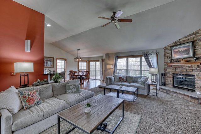 W287N3838 North Shore DRIVE, Pewaukee, WI 53072