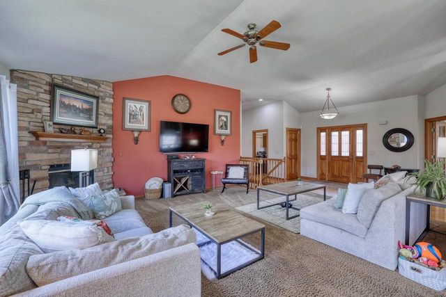 W287N3838 North Shore DRIVE, Pewaukee, WI 53072