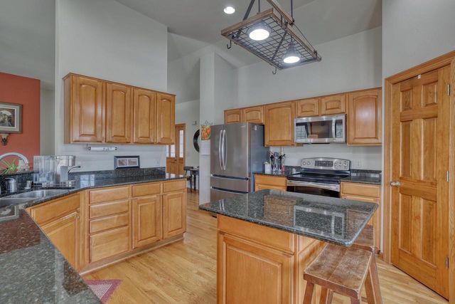 W287N3838 North Shore DRIVE, Pewaukee, WI 53072