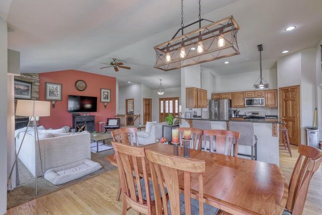 W287N3838 North Shore DRIVE, Pewaukee, WI 53072