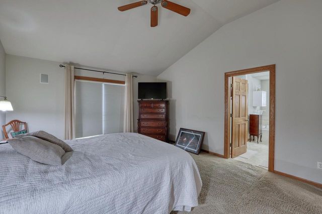 W287N3838 North Shore DRIVE, Pewaukee, WI 53072