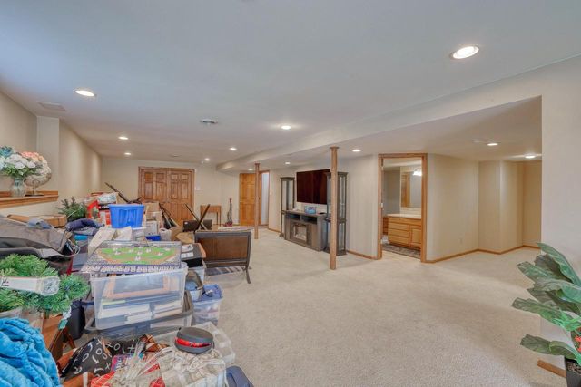 W287N3838 North Shore DRIVE, Pewaukee, WI 53072