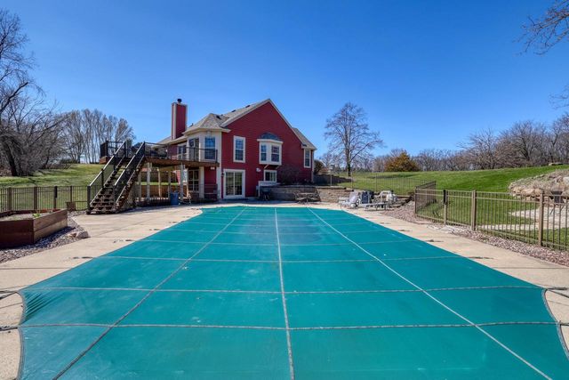 W287N3838 North Shore DRIVE, Pewaukee, WI 53072