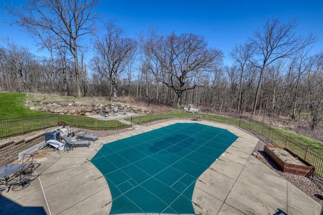 W287N3838 North Shore DRIVE, Pewaukee, WI 53072