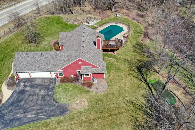 W287N3838 North Shore DRIVE, Pewaukee, WI 53072