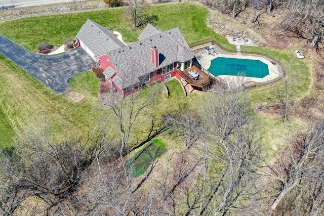 W287N3838 North Shore DRIVE, Pewaukee, WI 53072