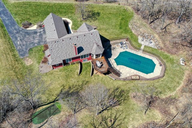 W287N3838 North Shore DRIVE, Pewaukee, WI 53072
