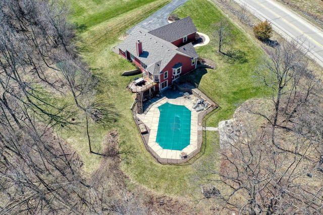 W287N3838 North Shore DRIVE, Pewaukee, WI 53072