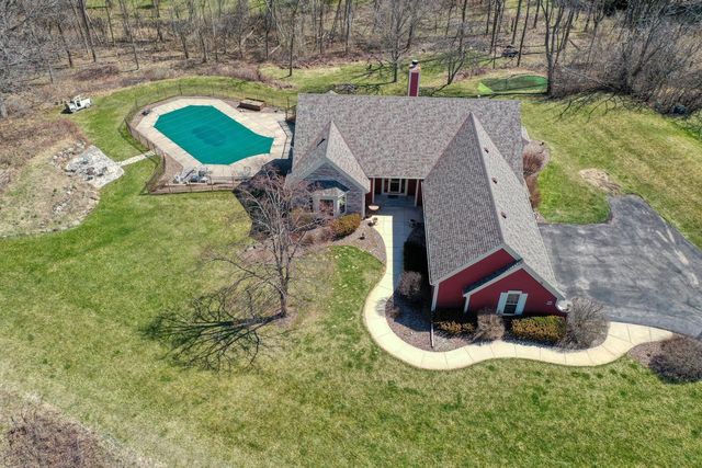 W287N3838 North Shore DRIVE, Pewaukee, WI 53072