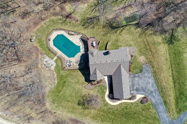 W287N3838 North Shore DRIVE, Pewaukee, WI 53072