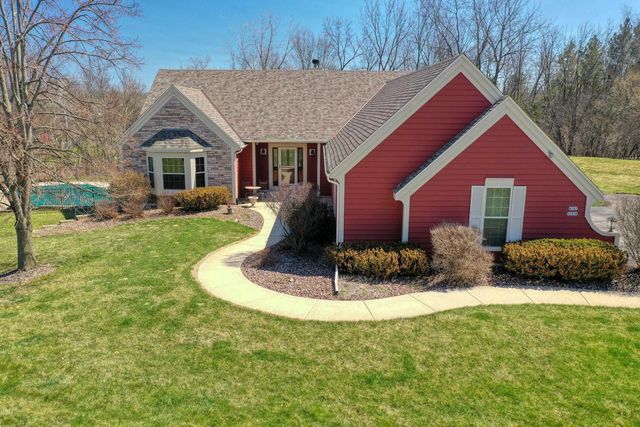 W287N3838 North Shore DRIVE, Pewaukee, WI 53072