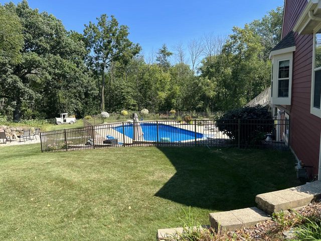 W287N3838 North Shore DRIVE, Pewaukee, WI 53072