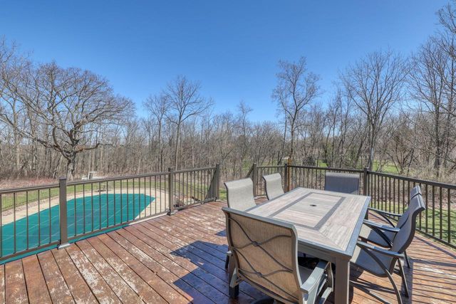 W287N3838 North Shore DRIVE, Pewaukee, WI 53072