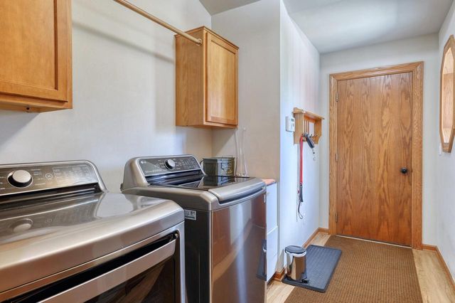 W287N3838 North Shore DRIVE, Pewaukee, WI 53072