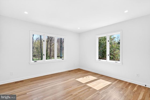 7126 DARBY RD, Bethesda, MD 20817