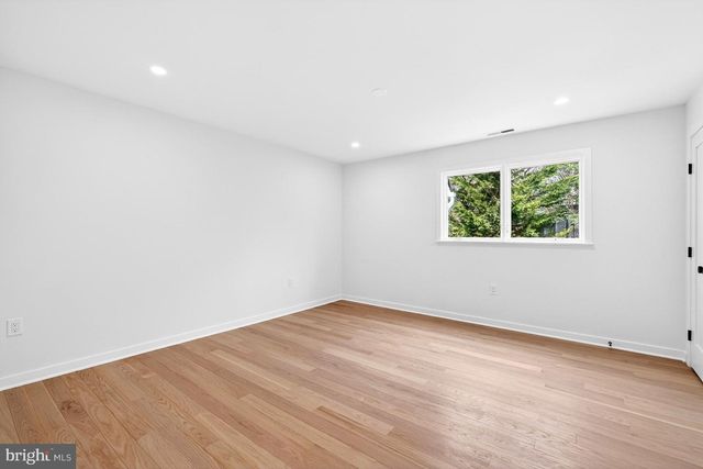 7126 DARBY RD, Bethesda, MD 20817