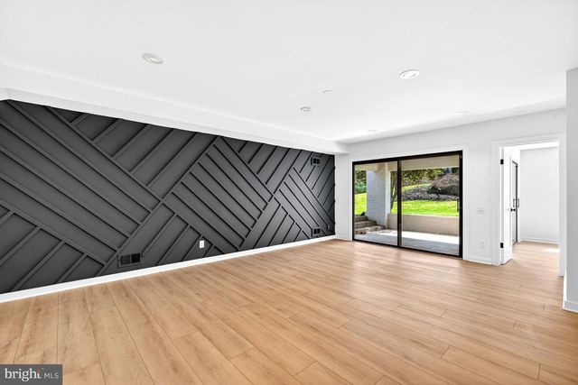 7126 DARBY RD, Bethesda, MD 20817