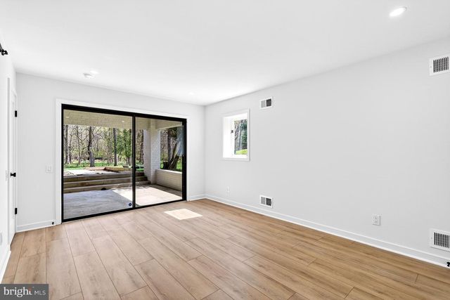 7126 DARBY RD, Bethesda, MD 20817