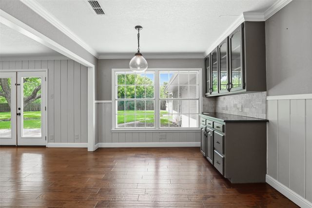 908 W Westhill Drive, Cleburne, TX 76033