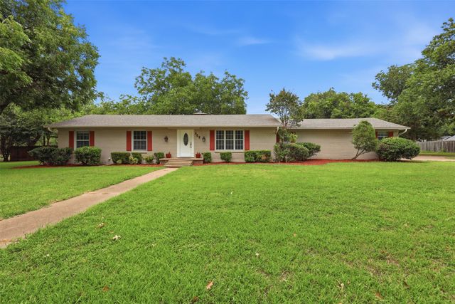 908 W Westhill Drive, Cleburne, TX 76033