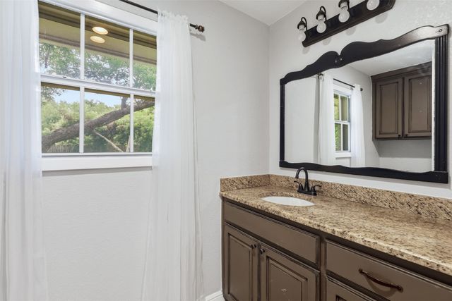 908 W Westhill Drive, Cleburne, TX 76033