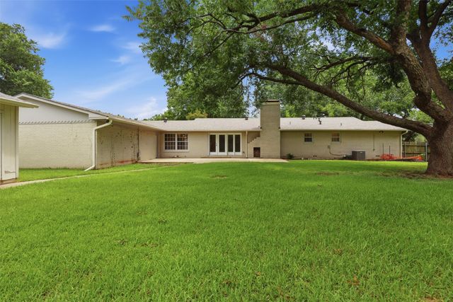 908 W Westhill Drive, Cleburne, TX 76033
