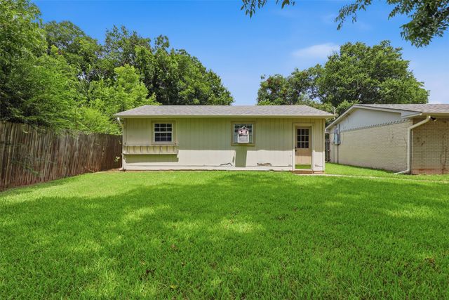 908 W Westhill Drive, Cleburne, TX 76033