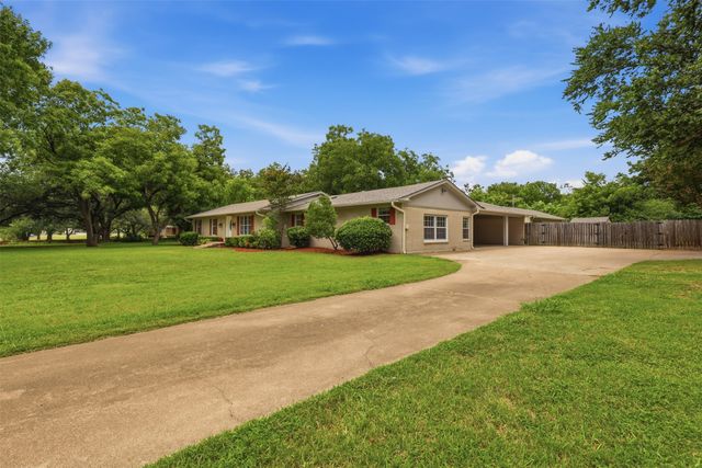 908 W Westhill Drive, Cleburne, TX 76033