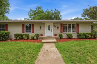 908 W Westhill Drive, Cleburne, TX 76033