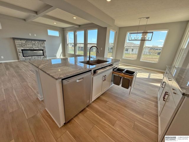 11515 S 117th Street, Papillion, NE 68046