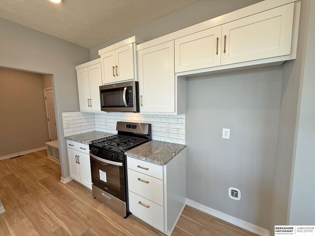 11515 S 117th Street, Papillion, NE 68046