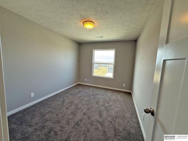 11515 S 117th Street, Papillion, NE 68046