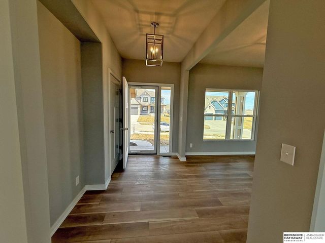 11515 S 117th Street, Papillion, NE 68046