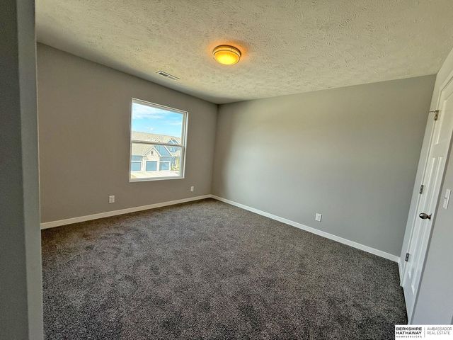 11515 S 117th Street, Papillion, NE 68046