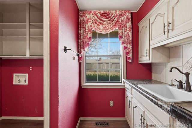 105 Mockingbird Lane, Skiatook, OK 74070