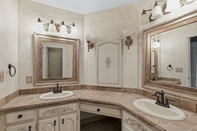 105 Mockingbird Lane, Skiatook, OK 74070