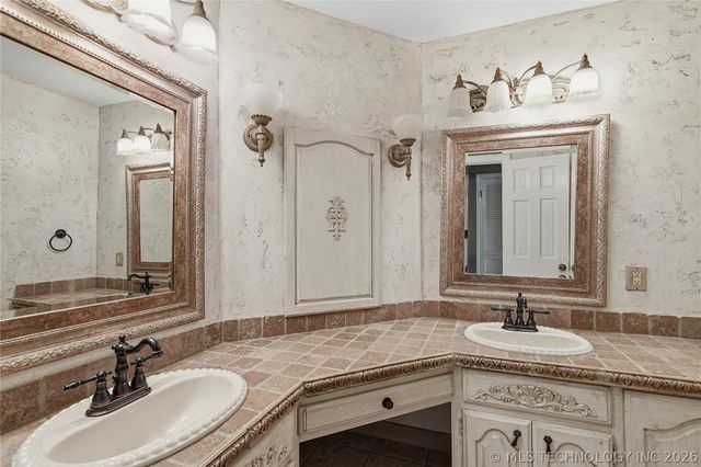 105 Mockingbird Lane, Skiatook, OK 74070