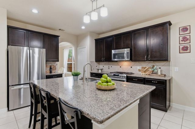 1737 Round Oak Lane, Conroe, TX 77304